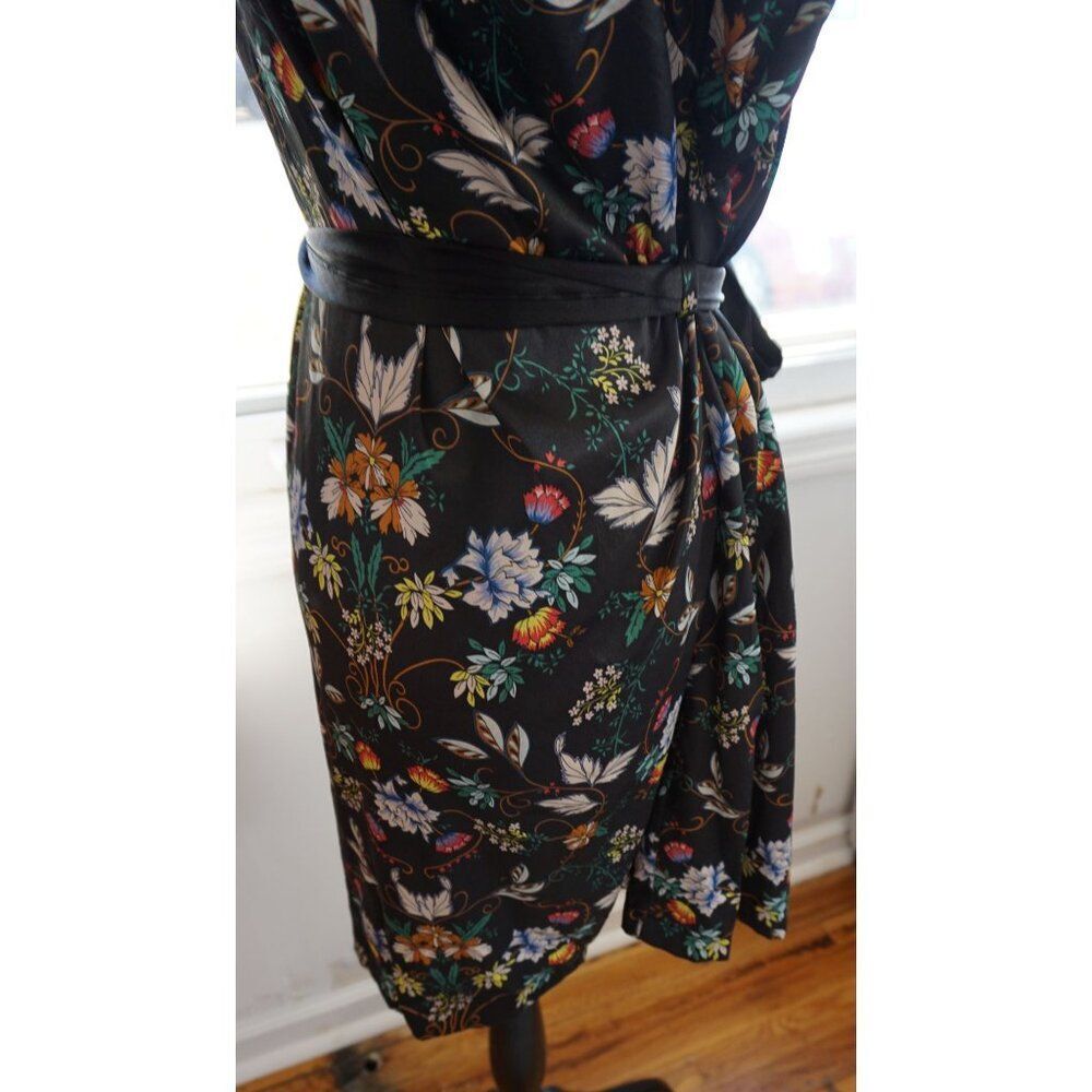 Victoria's Secret Women's Black Floral Satin Short Floral Robe - Size M/L - Picture 8 of 11